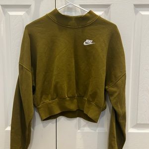 Women’s Nike cropped mock neck sweater